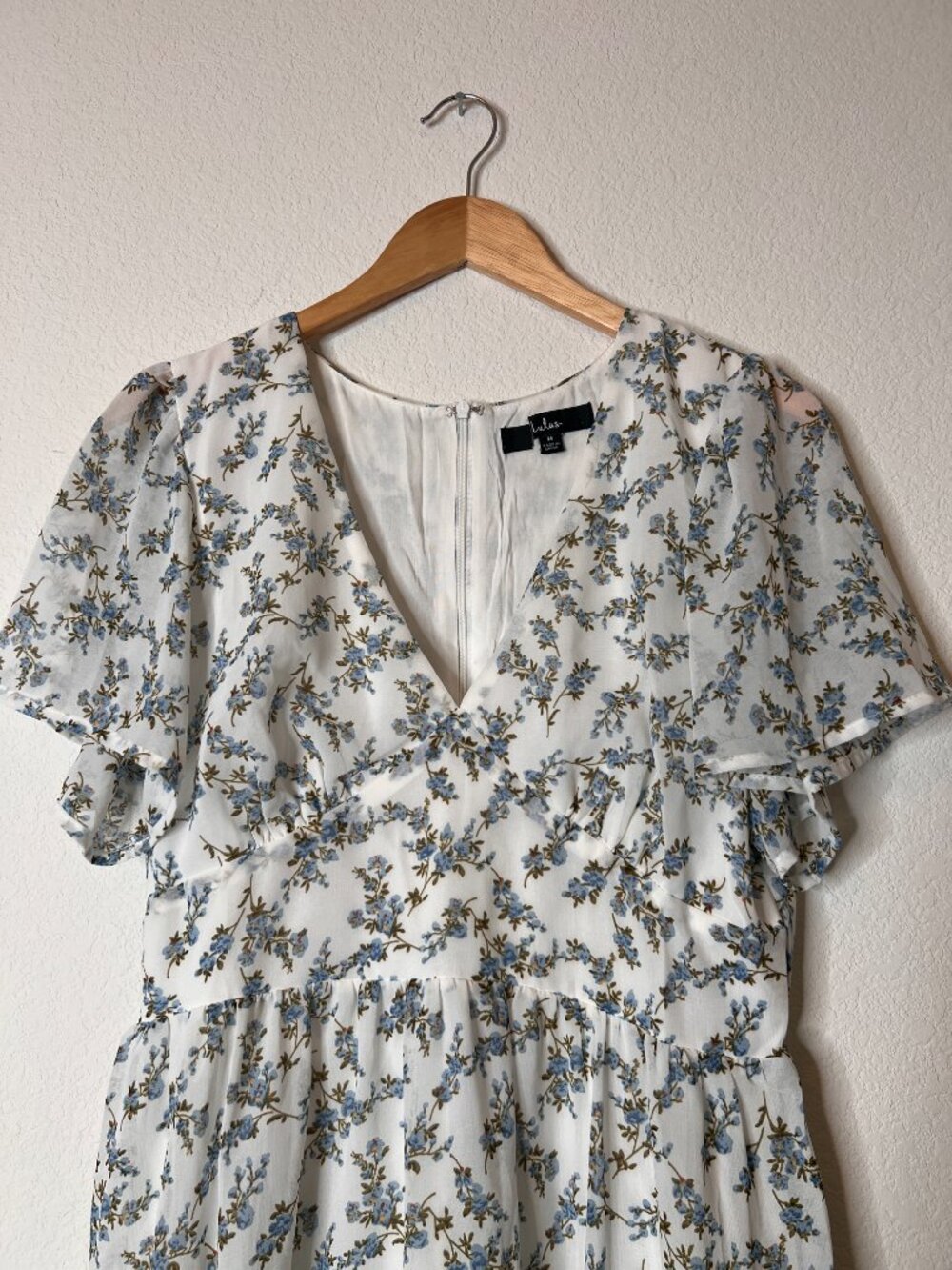 Lulus So True Floral Print Tiered Short Sleeve V-Neck Mini Dress Medium - Picture 3 of 7